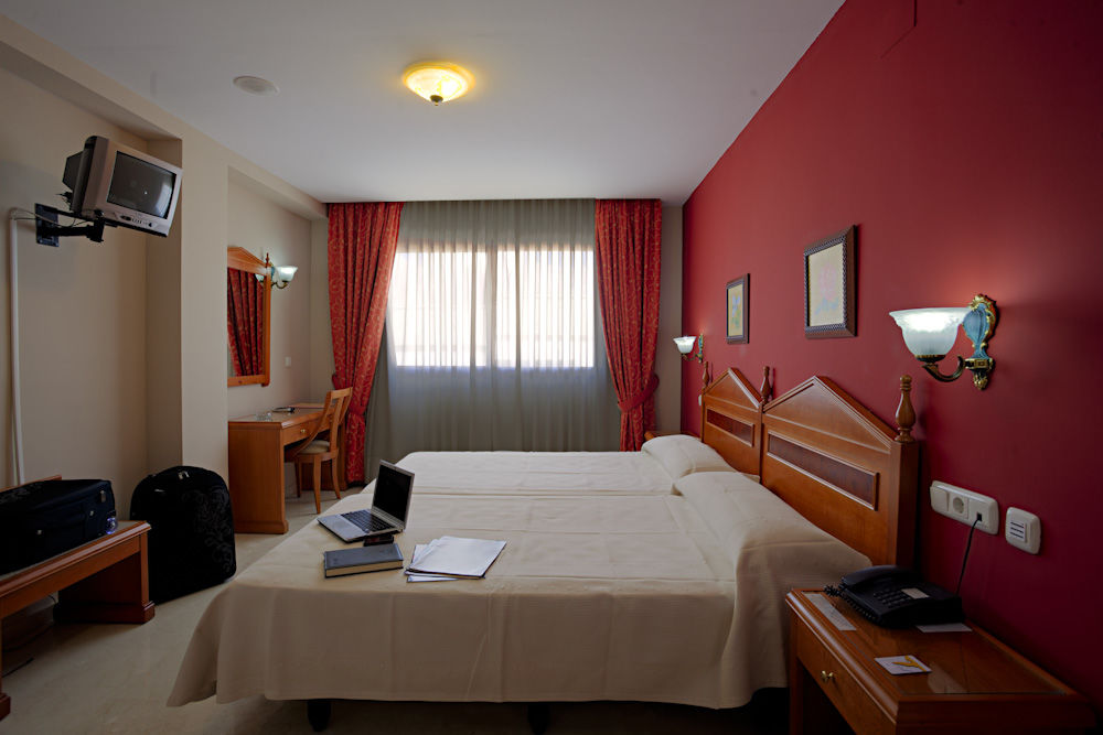 Hotel Tocina Business Albolote Habitación foto